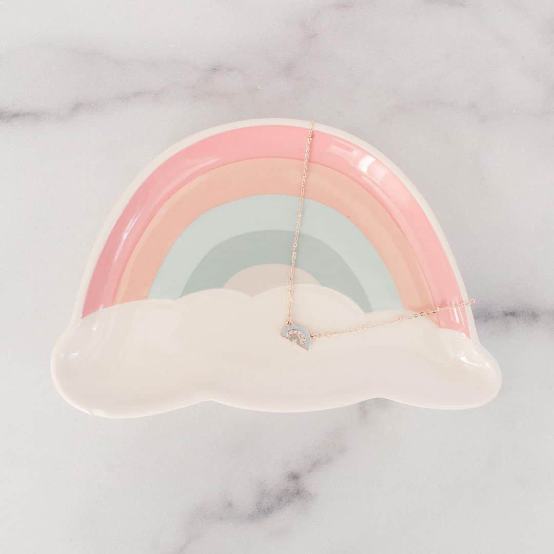 ローレン・コンラッドのインスタグラム：「Gimme all the rainbows! 🌈 photo: @jessiburrone」