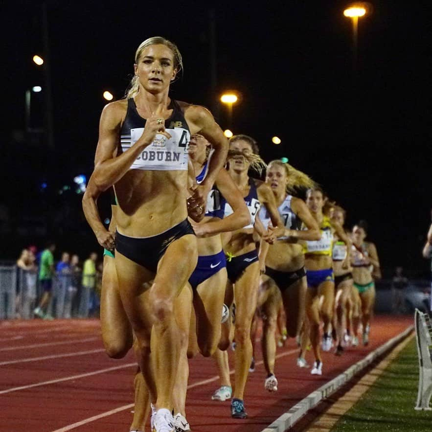 エマ・コバーンさんのインスタグラム写真 - (エマ・コバーンInstagram)「Okay ladies, now let’s get in formation 💁🏼‍♀️ 4:04.4 for 4th place this past weekend. We came to Memphis, we worked together and got some good results. @corymcgeeruns with a PR and Olympic Standard, I got a PR, and @domscottrunsa helped pace us through the first half in a 600m PR 😊 #teamwork #letsgo #likeaboss (📸 @billydakid21)」8月14日 0時32分 - emmacoburn