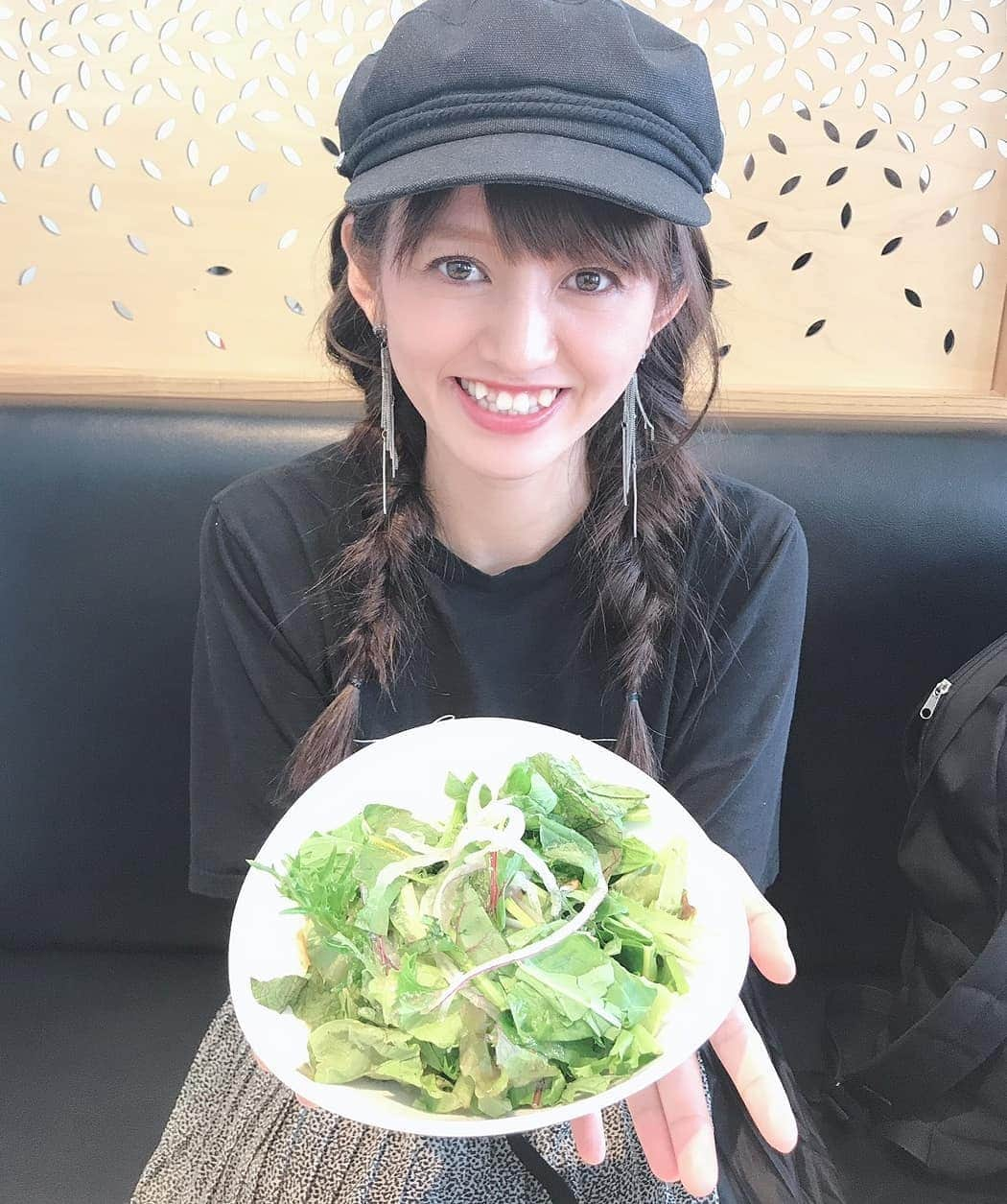 岩野理沙さんのインスタグラム写真 - (岩野理沙Instagram)「野菜大好き❤️ 魚もお肉もスイーツも、、、 🐙🍖🍰 #野菜 #vegetable #魚 #fish #お肉 #meat #スイーツ #love #結果 #なんでも好き #食欲 #ﾓﾘﾓﾘ #帽子 #ヘアアレンジ #hair #oita #大分グルメ #大分カフェ #久住屋 #ラメール #大分市ランチ」8月13日 19時21分 - risaiwano