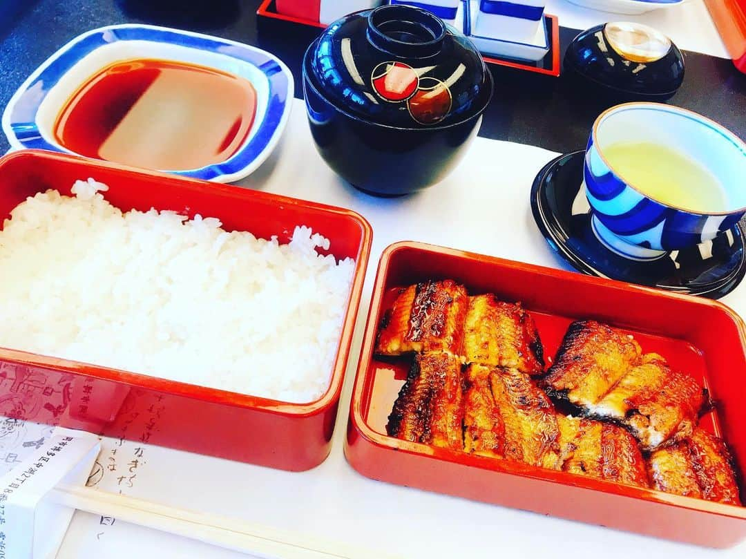 唯月ふうかさんのインスタグラム写真 - (唯月ふうかInstagram)「博多で食べた美味しいものたち( •̤ᴗ•̤ ) 食べ物が光ってる🥺 幸せ、、♡ #パンケーキ #お肉 #ステーキ #すき焼き #エビ #ハンバーグ #水炊き #韓国風もつ鍋 #うなぎ #お肉ばっかり 笑」8月13日 19時47分 - fuka_yuduki