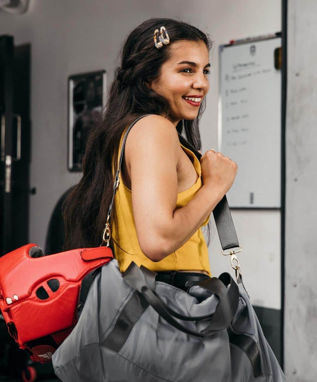 アクセサライズのインスタグラム：「"Just because one part of my personality is boxing, that doesn't mean I have to conform to what people think I should wear." Meet Miriam Zouhou, England boxer and sports science student. From the boxing ring to being with friends, Miriam defines herself in more ways than one with the accessories she wears. Because there's something for #EverythingYouAre at Accessorize. ~ 🔍 Hair clips - 7867360100 🔍 Reversible weekend bag - 7906180100 ~ Tap the link in the bio to shop now.  #Accessorize #Accessorizer #EverythingYouAre」