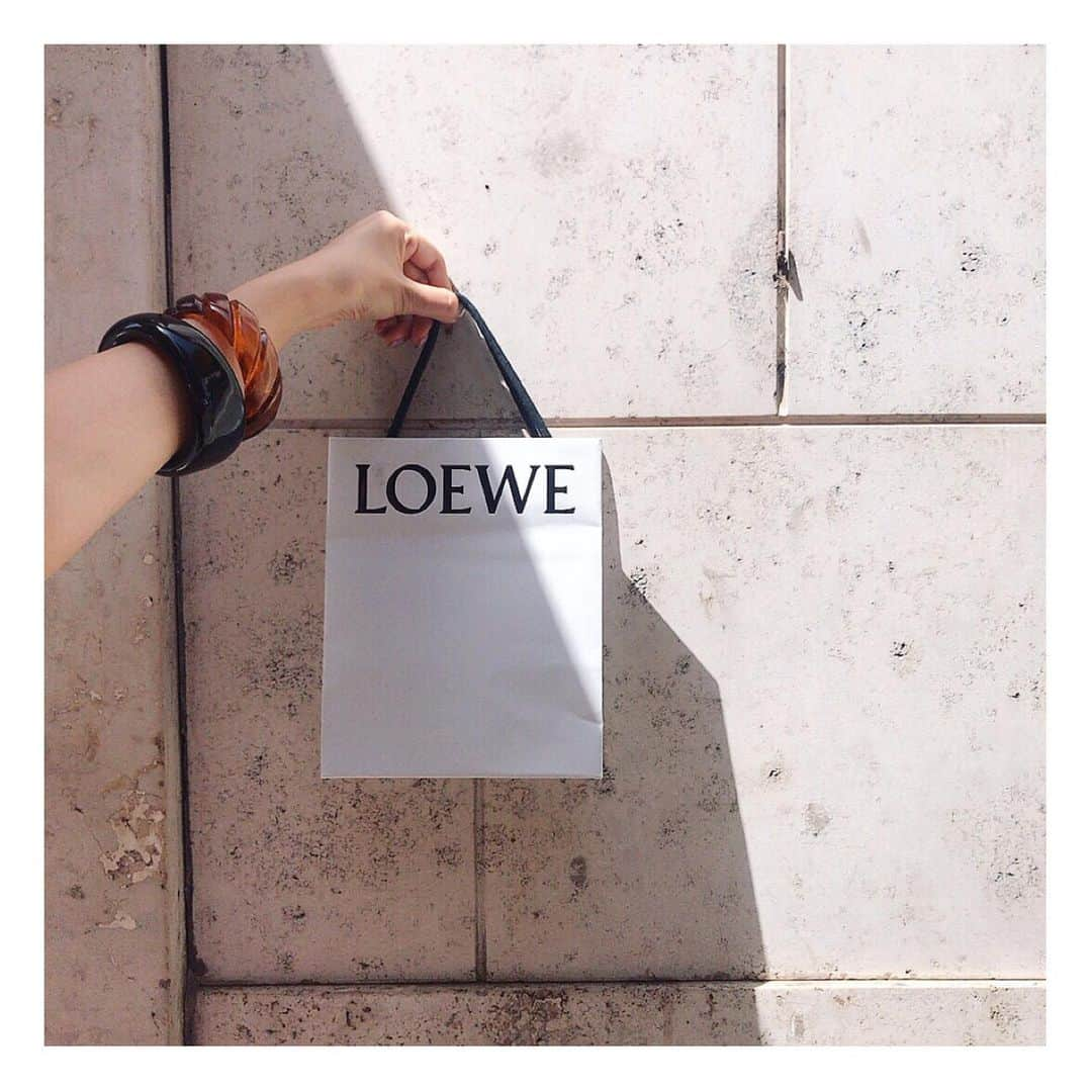 船曳ひろみさんのインスタグラム写真 - (船曳ひろみInstagram)「shopping #loewe #pi_tabi #italy」8月13日 20時01分 - hiromi_funabiki