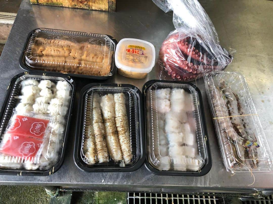 加藤順大さんのインスタグラム写真 - (加藤順大Instagram)「夏を乗り切る為の食材♪ 鱧 はも ハモ ゆでダコ エビ ウニ #nobu飯 最高の食材ありがとうございます😊 これ食べてまた頑張ります！！ 明日の朝ごはんは鱧重にします♡」8月13日 20時01分 - nobuhiro1