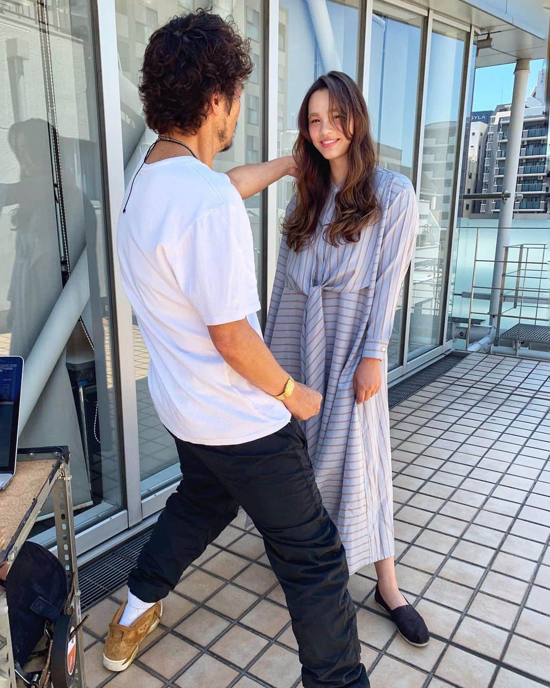 梅園アマンダのインスタグラム：「Sneak peek💙💙💙📸 . ちょっと話変わるけど、‪ 矯正のマウスピースしてる時に強く噛んでしまった所が大きな大きな口内炎になってしまって痛いのら〜🤮 毎食ダメージ。 . #shinbiyo」