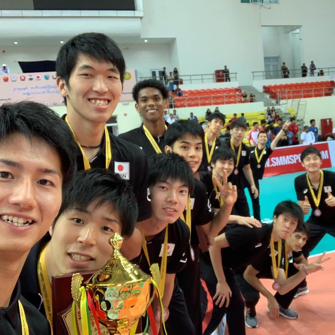 大塚達宣のインスタグラム：「U23 アジア選手権🥉 このメンバーでバレーができて幸せでした！ ここから成長できるよう、また一から頑張ります💪」