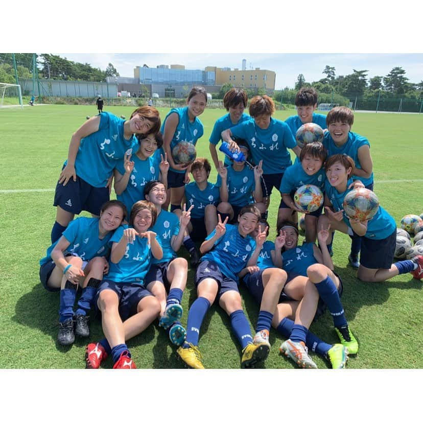 木崎あおいのインスタグラム：「_ 💙💙💙 #Jvillage #⚽️」