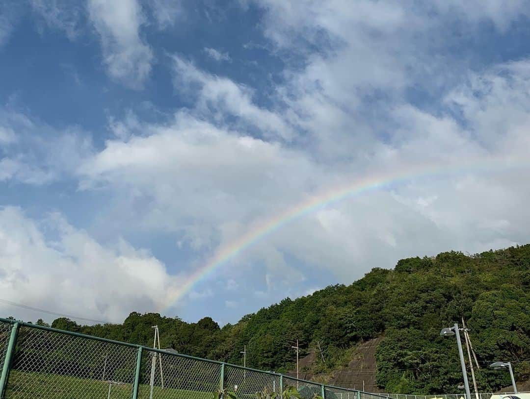 八坂芽依さんのインスタグラム写真 - (八坂芽依Instagram)「和歌山キャンプ🏕⚽️ 始まりました〜！！！ リーグ後半戦に向けて頑張ります！ . 練習中雨もパラパラと降ったり 練習後には虹が出てました☺️ . 同部屋たじさん、よろしく❤️❤️笑 いつも一緒だ笑  #INAC神戸」8月13日 20時29分 - yasakamei_28