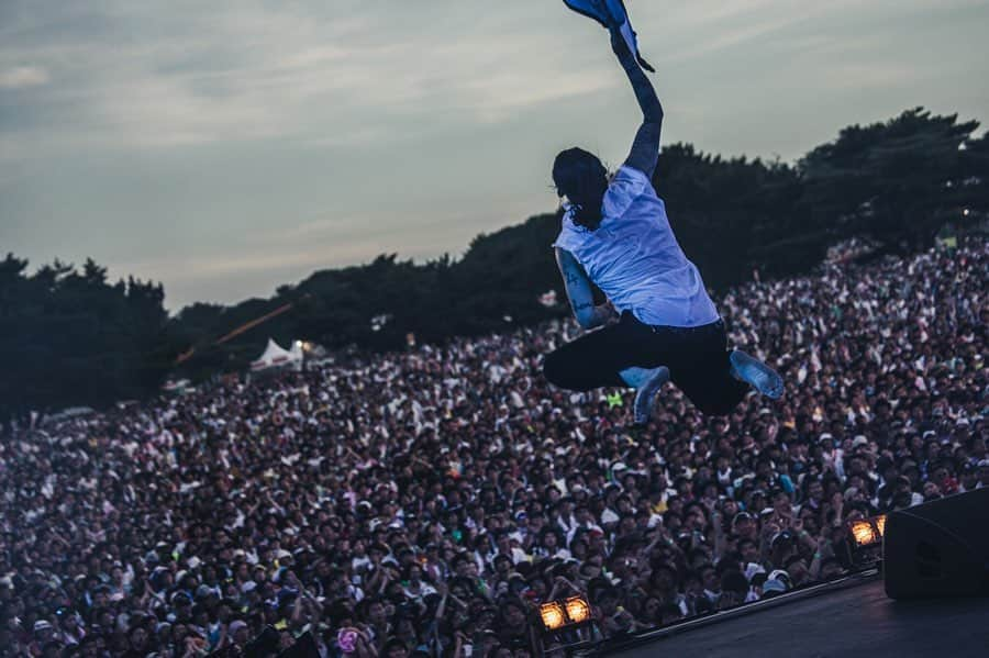 T$UYO$HIさんのインスタグラム写真 - (T$UYO$HIInstagram)「ロッキンジャパン2019 photo by @nekoze_photo  #dragonash #thebonez#paymoneytomypain  #10feet#山嵐#koji03 #ラッパ我リヤ #combatguitars#fender  #msmltokyo#msml  #adidas」8月13日 20時32分 - tsuyoshi_ptp