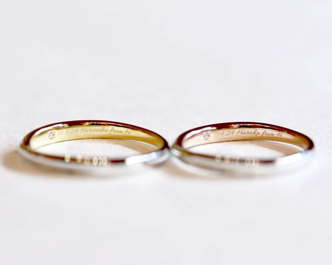 ith / イズ オーダメイド結婚指輪さんのインスタグラム写真 - (ith / イズ オーダメイド結婚指輪Instagram)「プラチナの内側に ゴールドを張り合わせて、 コンビカラーの《クローチェ》が完成しました。 . 初めから2色づかいに 興味を持たれていたお二人。 . 控えめなデザインの内側に、 選んだお二人だけが知っている ダイヤとゴールドが密かに輝く結婚指輪です。 . . ▽ 指輪について 結婚指輪(男性)：クローチェ K18YG単色：98,000円〜 . 結婚指輪(女性)：クローチェ K18YG単色：106,000円〜 . . 公式ハッシュタグ🤳✨ #イズマリッジ . . #結婚指輪 #婚約指輪 #プロポーズ  #マリッジリング #エンゲージリング  #指輪 #ダイヤモンド #ブライダルジュエリー  #婚約 #プレ花嫁 #ペアリング #指輪選び  #ウェディングドレス #ナチュラルウェディング  #指輪探し #結婚指輪探し #ゴールドリング  #オーダーメイドリング #結婚式準備  #ウェディング小物 #花嫁 #2019秋婚 #2019冬婚 #2020春婚 #一生もの #秘密 #オーダーメイド #コンビネーションカラー」8月13日 20時55分 - ith_marriage