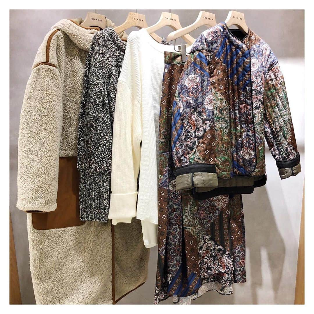 SHENERYさんのインスタグラム写真 - (SHENERYInstagram)「ㅤㅤㅤㅤㅤㅤㅤㅤㅤㅤㅤㅤㅤ 【New arrival】 ㅤㅤㅤㅤㅤㅤㅤㅤㅤㅤㅤㅤㅤ JEAN_NERETより新作が入荷致しました。 ㅤㅤㅤㅤㅤㅤㅤㅤㅤㅤㅤㅤㅤ JEAN_NERET (ジャンヌレ) “相違なる個性や才能との協働で生み出される “偶然” を大切にしたい。” デザイナー、バイヤー、ディレクター、グラフィックデザイナーといった様々な経験と才能が集まったデザインユニットが作り上げているブランド。HIRTS・KNIT・PATTERN・MILITARY/WORK・HANDMADE FEELING の5 つのカテゴリーから構成され、 一点一点が主役になるアイテムを発信。 ㅤㅤㅤㅤㅤㅤㅤㅤㅤㅤㅤㅤ price:¥27,000+tax〜¥59,000+tax ㅤㅤㅤㅤㅤㅤㅤㅤㅤㅤㅤㅤㅤ #SHENERY_official #シーナリー #JEAN_NERET #ジャンヌレ  #2019AW #SHENERY2019AW」8月13日 21時03分 - shenery_official