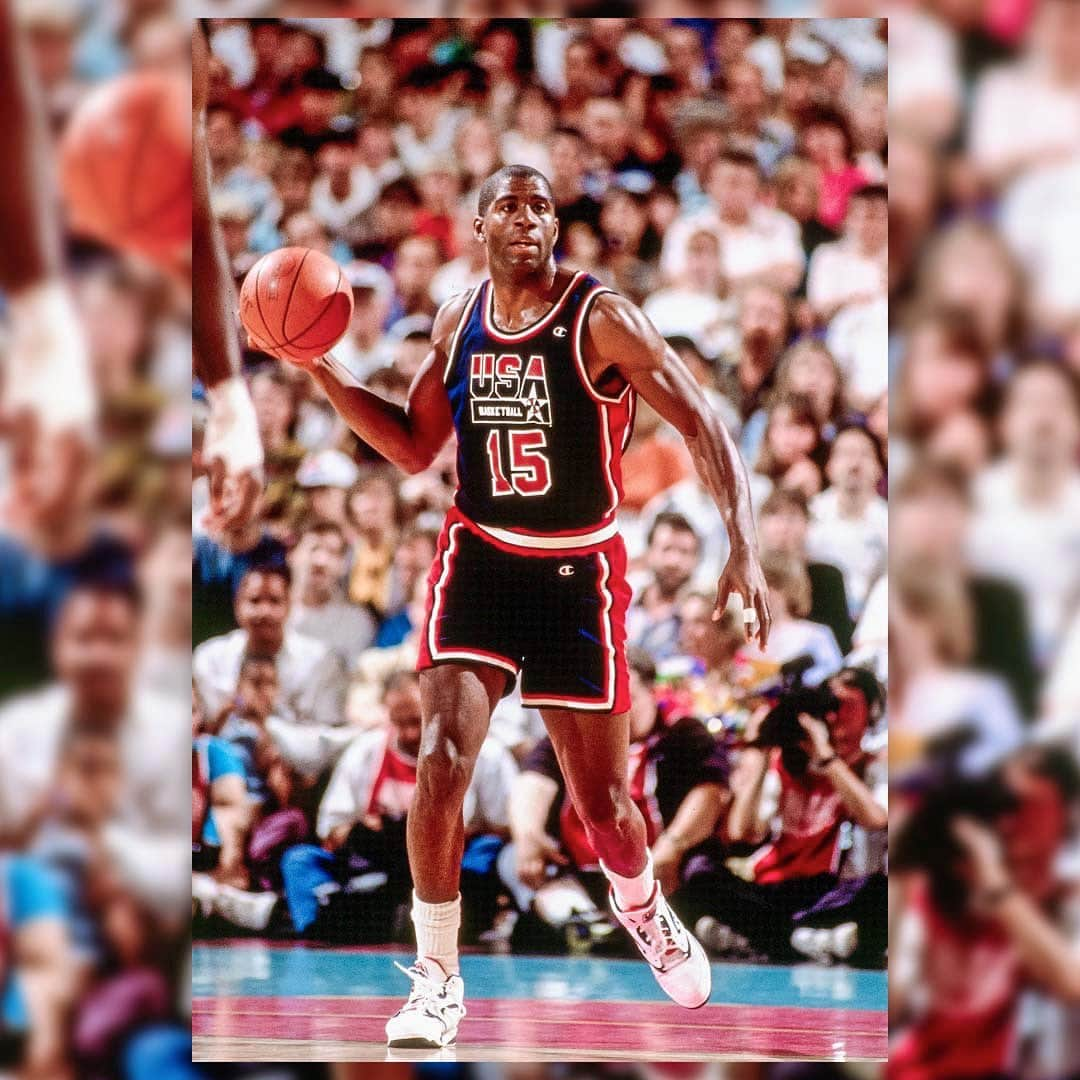 USA Basketballさんのインスタグラム写真 - (USA BasketballInstagram)「"I'm a big believer in dreaming. If you don't dream it, you can't become it." - @magicjohnson. The 1992 Dream Team Collection by @mitchellandness is available now at shop.usab.com.」8月13日 21時07分 - usabasketball