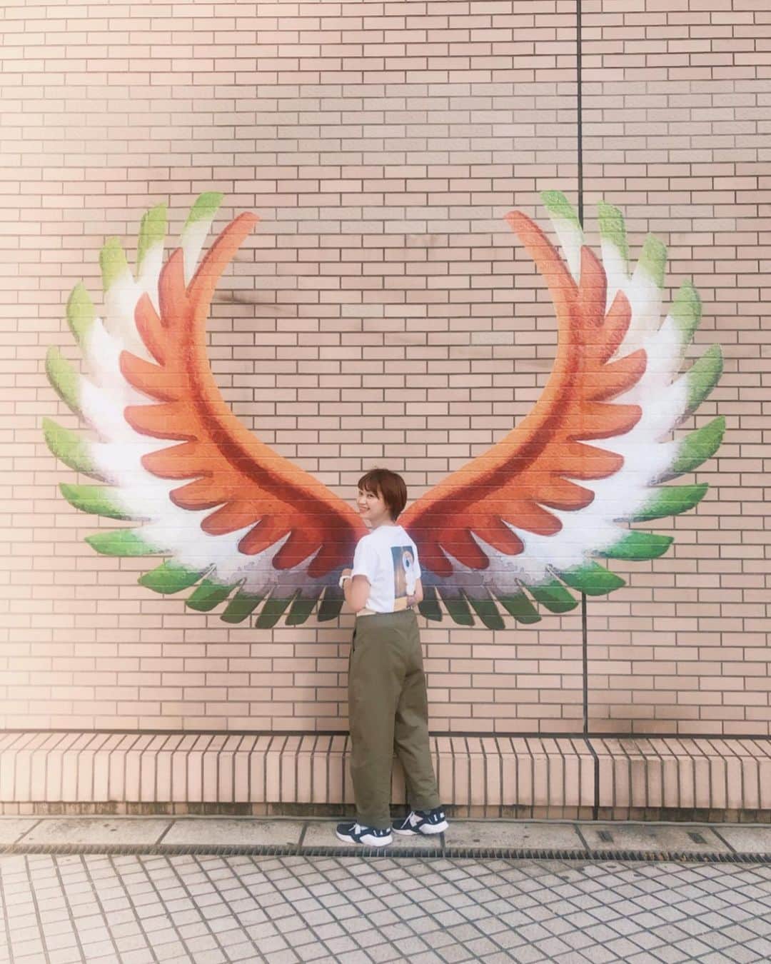 渡辺梨夏子のインスタグラム：「3連休の締めくくりは横浜。 #ポケ活 に捧げました☺️笑 ピカチュウかわいすぎた...♡ #ピカチュウ大量発生チュウ #ポケジェニック #ピカチュウアイス  #ピカチュウマンホール  #pokemon #ミューツーの逆襲」