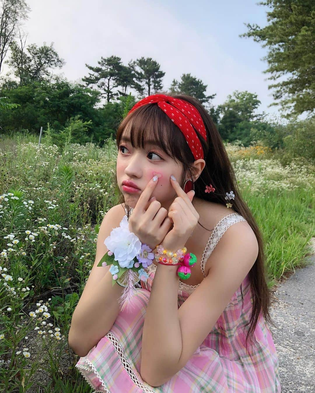 OH MY GIRLさんのインスタグラム写真 - (OH MY GIRLInstagram)「🍒 포인트 하튜❤️ ⠀ #오마이걸 #OHMYGIRL #유아 #BUNGEE #번지」8月13日 21時21分 - wm_ohmygirl