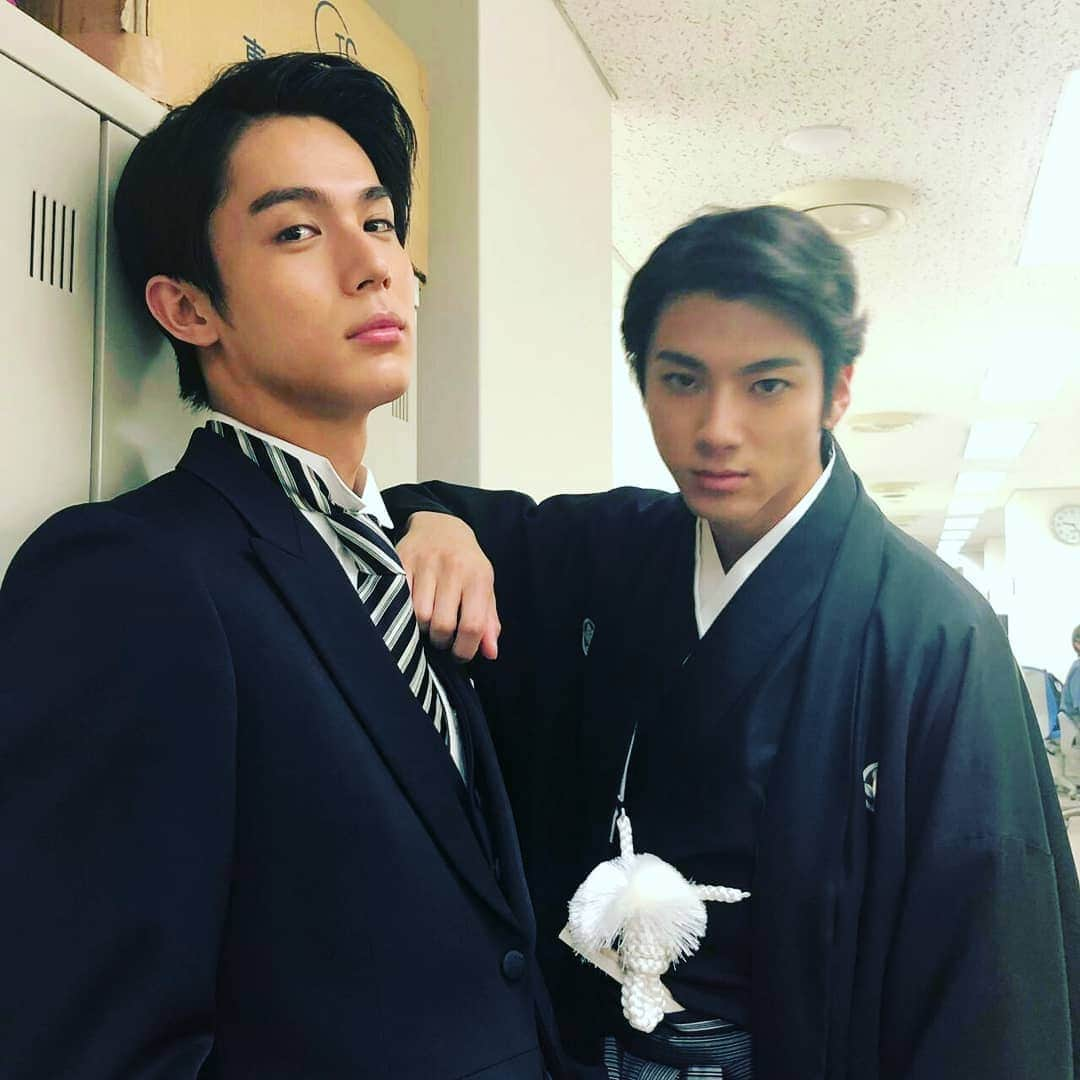 山田裕貴さんのインスタグラム写真 - (山田裕貴Instagram)「『 #なつぞら 』 #新郎ショット  #坂場一久 #一久さん  #小畑雪次郎 #雪次郎  #中川大志 #山田裕貴  ２枚目の写真 #カッコつけたらぶれました  ぼくは二枚目になれなかった(笑)。 だじゃれ。」8月13日 21時13分 - 00_yuki_y