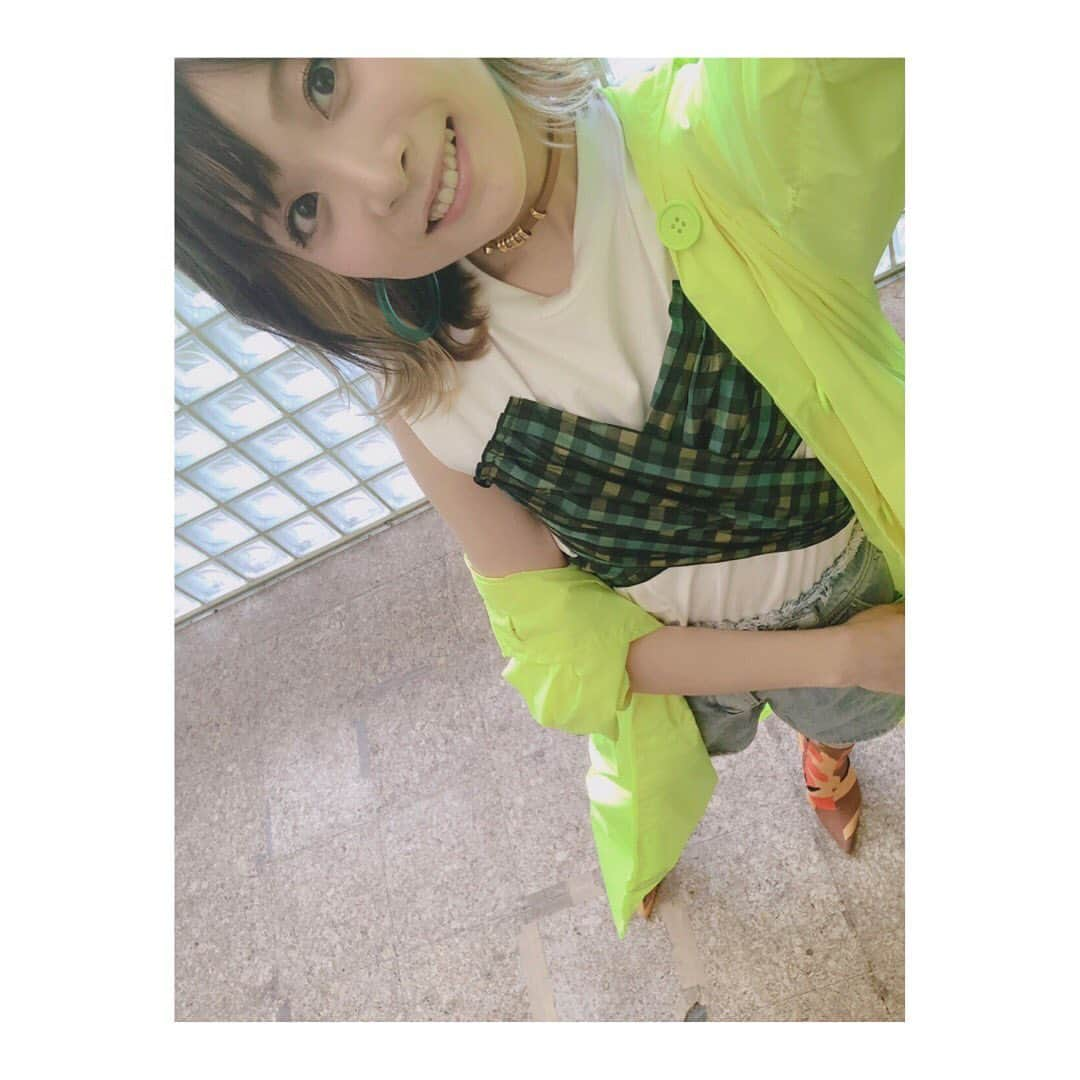 May’nさんのインスタグラム写真 - (May’nInstagram)「「YELL!!」のアー写衣装っ。  部長感(￣▽￣) #yell #mayn #fashion」8月13日 21時23分 - mayn1021