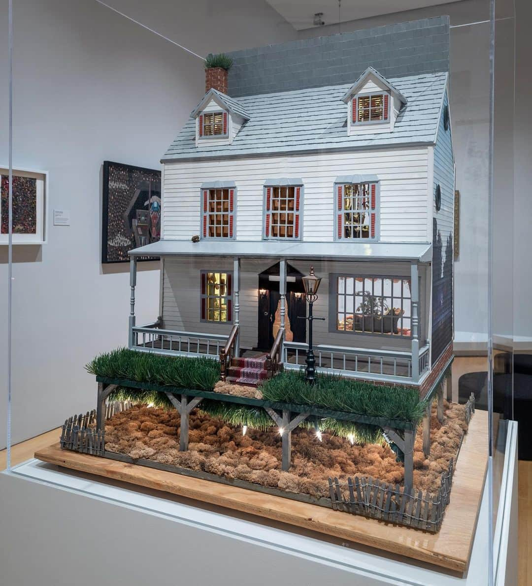 フィラデルフィア美術館さんのインスタグラム写真 - (フィラデルフィア美術館Instagram)「One of the most unique artworks in our collection is this surreal dollhouse. Purchased in the 1970s, the collector and historian Judith Young-Mallin spent more than two decades filing the house’s three stories with more than 140 objects, including replicas of famous Surreal artworks as well as originals by artists like #ManRay, #FlorineStettheimer, #ElsaSchiaparelli, and #WilliamWegman. Spend some time exploring the miniature drawings, photographs, and mementos in the Stein-Toklas Dollhouse, on view now, in “The Art of Collage and Assemblage” until Sept 2. 🏠 • “The Stein-Toklas Dollhouse of Judith Young-Mallin,” dollhouse purchased 1970s; contents assembled 1980s–mid-2000s」8月13日 21時25分 - philamuseum