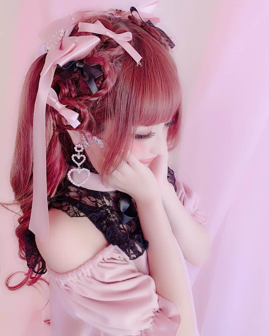 桜咲姫奈さんのインスタグラム写真 桜咲姫奈instagram サリーちゃんのヘアメ第3弾 ハートとおリボンたくさんで可愛いの 量産型ヘアメ リボンヘアアレンジ ヘアアレンジ ハートヘアアレンジ 8月13日 21時46分 Himena Ousaki