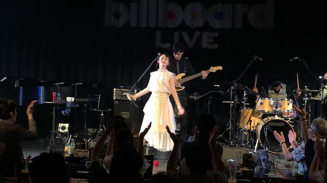 平野綾さんのインスタグラム写真 - (平野綾Instagram)「AYA HIRANO﻿ 1st Musical Concert 2019﻿ 〜Starry✴︎Night〜﻿ ﻿ billboard Osaka﻿ ﻿ ﻿ 2回目の公演は1回目に暖めていただいたこともあり、序盤から飛ばしてました！﻿ ﻿ 今回追悼の意味合いもありますが、アニメ曲であるGod Knows...も会場に合ったアレンジで歌っています。﻿ 音楽的に楽しんでいただけたらと思っていますが、﻿ この回はもう……祭⁈ってくらい盛り上がりました‼️﻿ ミュージシャンとのセッションが物凄く楽しいので、その日その時にしか生まれないグルーヴを感じてみてください！﻿ ﻿ それはもう、アニメだから…とかミュージカルだから……とかの垣根を越えた、音楽なので。﻿ ﻿ ﻿ ストーリーにもあげましたが、この回はウィーンミュージカルメドレーも絶好調✨﻿ あと半日くらいで消えちゃうので、たくさん見てイメージ膨らませてください🌹﻿ ﻿ ﻿ ﻿ #ayahirano1stmusicalconcert2019starrynight #starrynight﻿ #ayahirano #平野綾」8月13日 22時07分 - a_ya.hirano