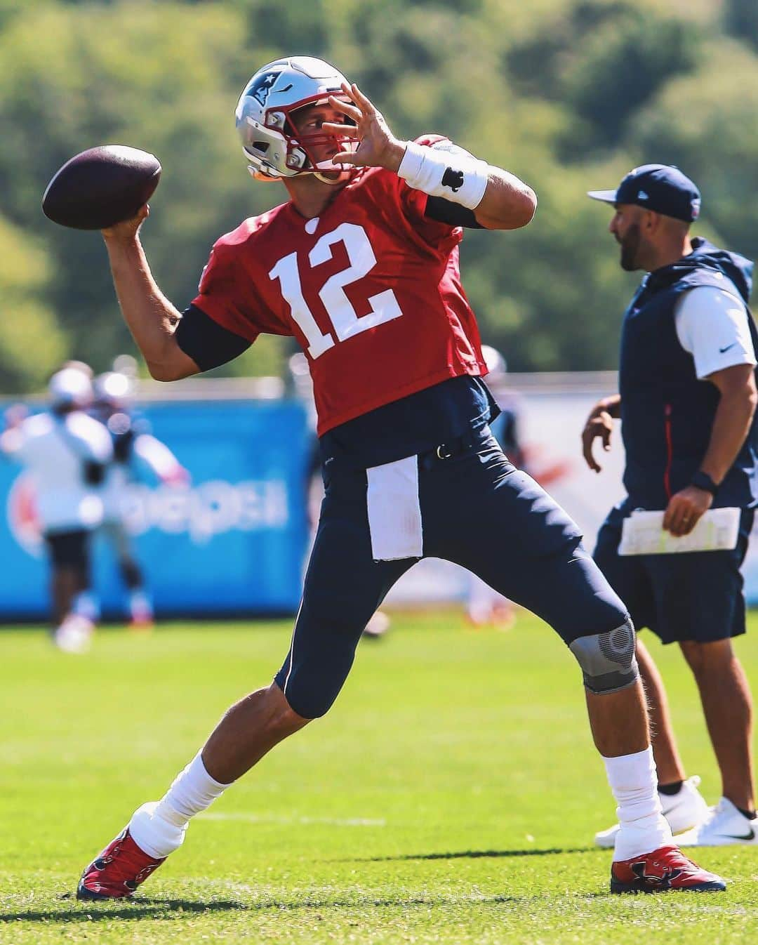 トム・ブレイディさんのインスタグラム写真 - (トム・ブレイディInstagram)「I think they just didn’t like the way the old helmet was working up in New England 🤣🏈」8月13日 22時22分 - tombrady