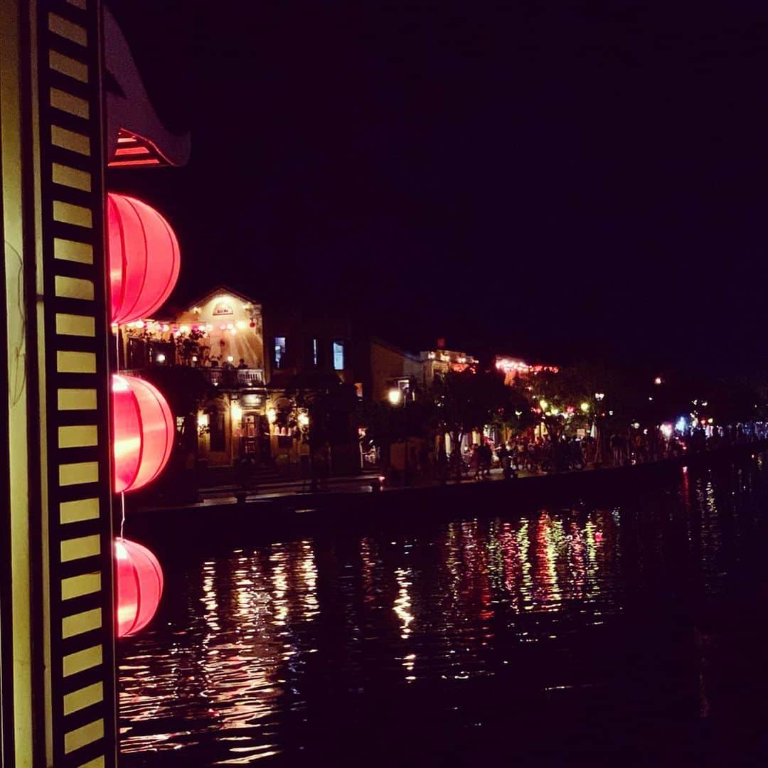 吉田美紀さんのインスタグラム写真 - (吉田美紀Instagram)「・ ・ 夜も美しいホイアンの街･:*.:+ ・ ランタン祭りの日にも行ってみたいな♡♡ ・ #vietnam #hoian #lantern #vacation #ベトナム #ホイアン #ランタン」8月13日 22時16分 - miki__yoshida