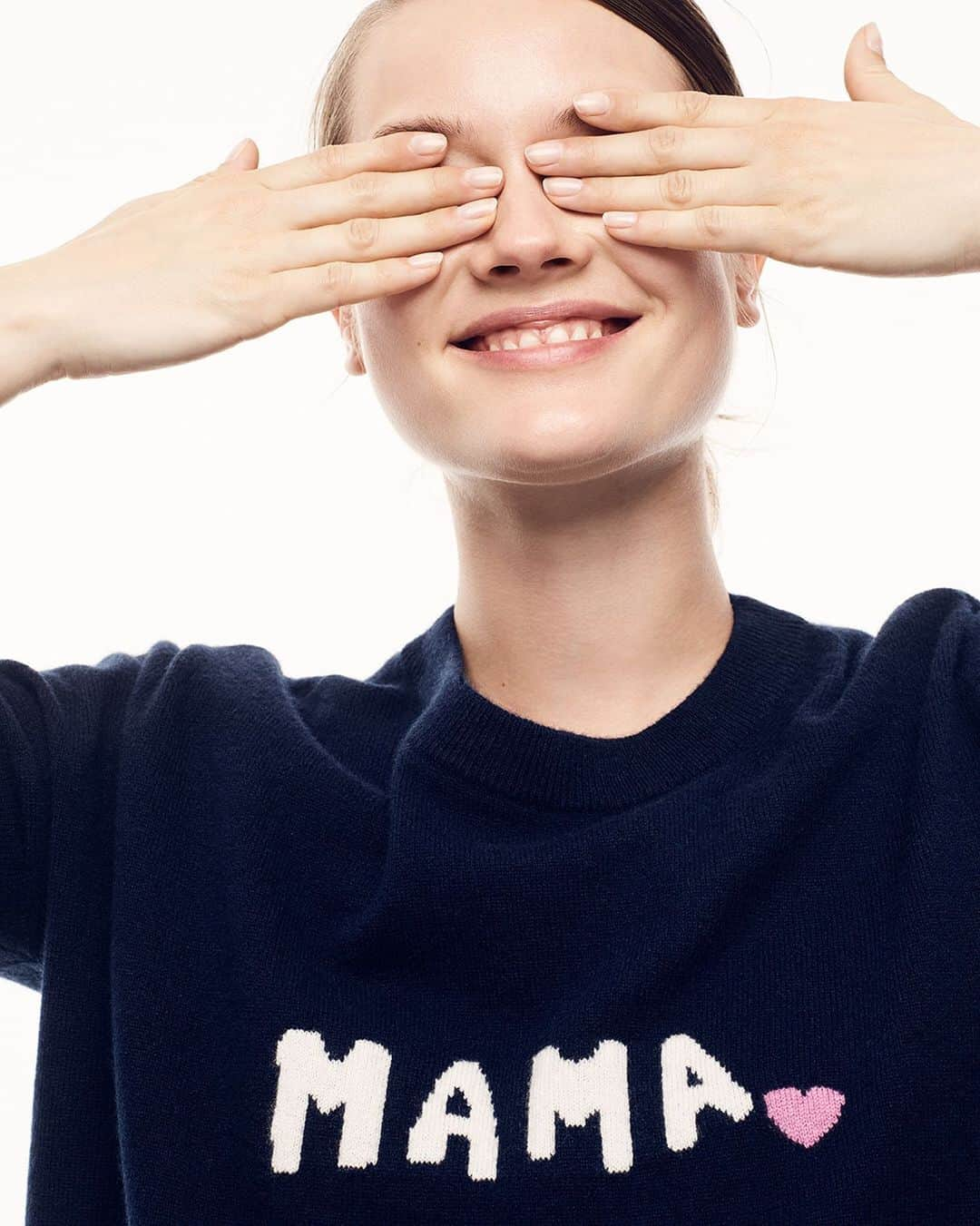 ジェイクルーさんのインスタグラム写真 - (ジェイクルーInstagram)「Calling all mamas-to-be… Check back tomorrow for a *very* special delivery!」8月13日 22時24分 - jcrew