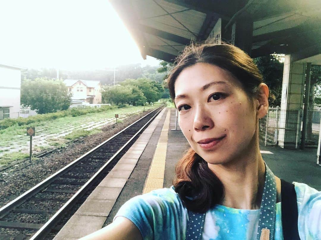 谷口礼子さんのインスタグラム写真 - (谷口礼子Instagram)「#夏旅 #単線 #京都丹後鉄道 #岩滝口 #無人駅 #鉄路 #kyoto #railway」8月13日 22時25分 - manekijako