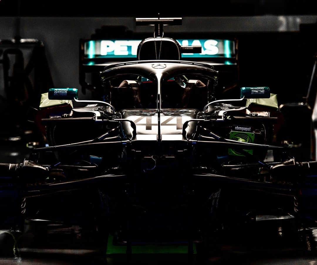 MERCEDES AMG PETRONASさんのインスタグラム写真 - (MERCEDES AMG PETRONASInstagram)「Quiet... 🤫 Enjoy your beauty sleep over the break, beasts 😴😴😴 • #MercedesAMGF1 #Mercedes #AMG #F1 #PETRONASmotorsports」8月13日 22時29分 - mercedesamgf1