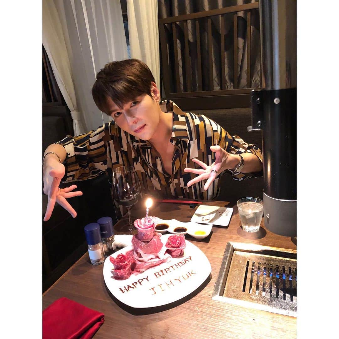 ジヒョク さんのインスタグラム写真 - (ジヒョク Instagram)「늦은 생일 파티 고마웠어 !!!」8月13日 22時43分 - xornjsz1