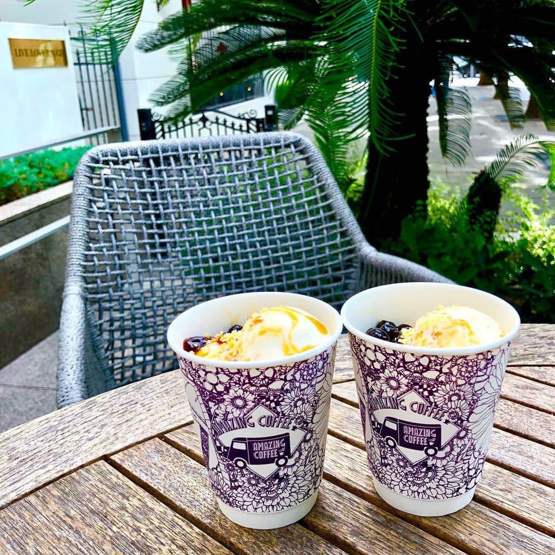 AMAZING COFFEEさんのインスタグラム写真 - (AMAZING COFFEEInstagram)「. 横浜・大阪店限定の🍨夏のタッピー🍨にハマる方が増えてきています🙌✨ . ほてった身体をCOOLDOWNできて、美味しいので一石二鳥ですよ⤴︎(^o^)v✨ . #AMAZINGCOFFEE #coffee #AMeCO #アメコ #affogato #アフォガート」8月14日 8時17分 - amazing_coffee_official