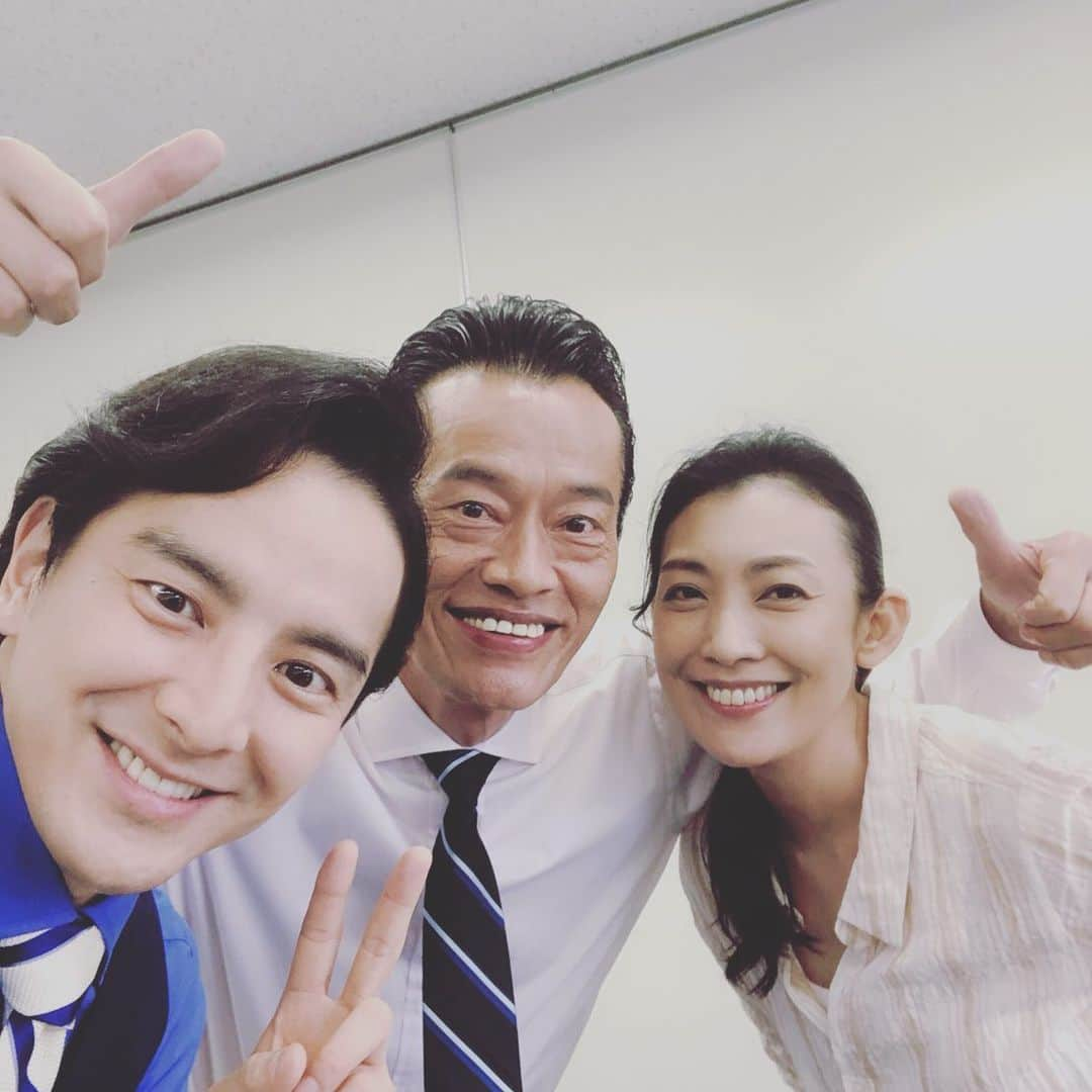 田中美里さんのインスタグラム写真 - (田中美里Instagram)「今日も撮影行ってきまーす！ 内容が濃くて盛りだくさんな「それぞれの断崖」 合間は笑顔で乗り切ってまーす。  #オトナの土ドラ  #それぞれの断崖 #東海テレビ #フジテレビ系 #遠藤憲一 #内田滋 #田中美里  #第3話#8月17日#深夜11時40分  #いつかの写真」8月14日 8時51分 - misatotanaka77