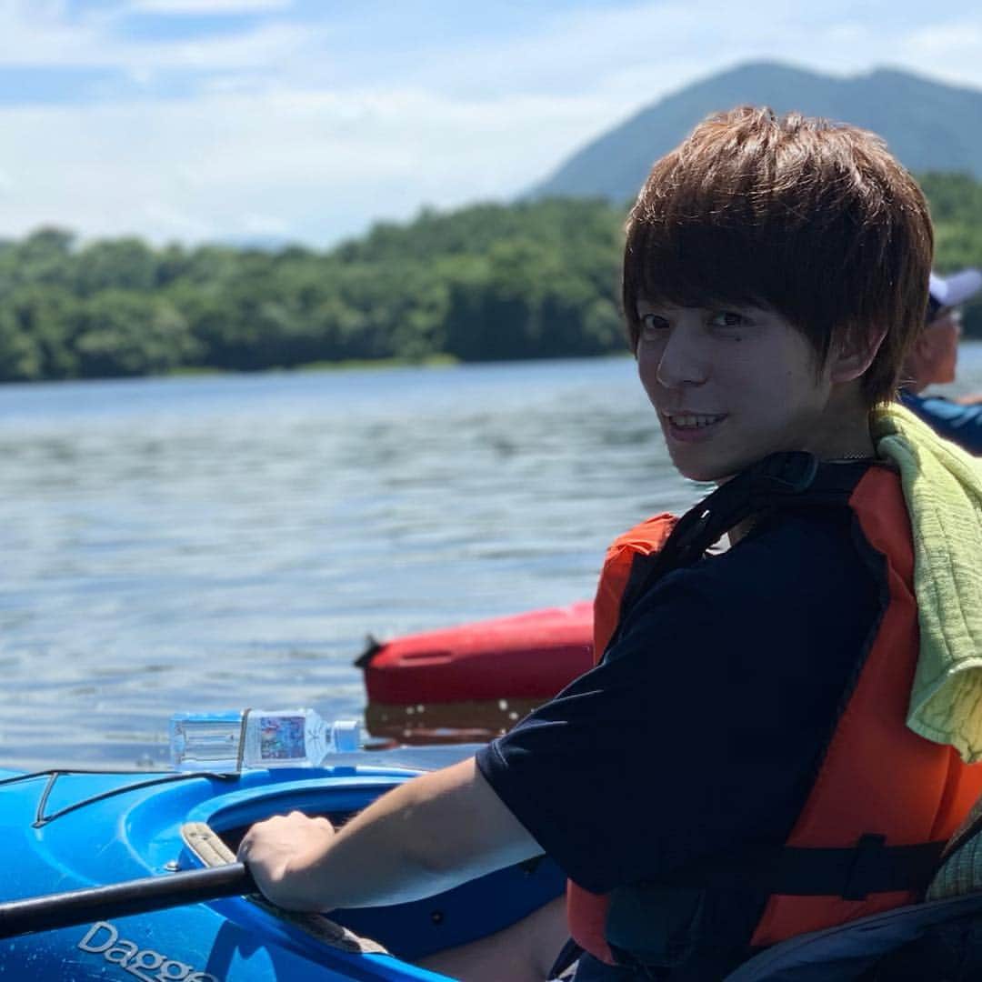 松村淳平のインスタグラム：「肩にかけたタオルがダサい反省！ よい夏を！ . #夏休み #夏 #カヌー」