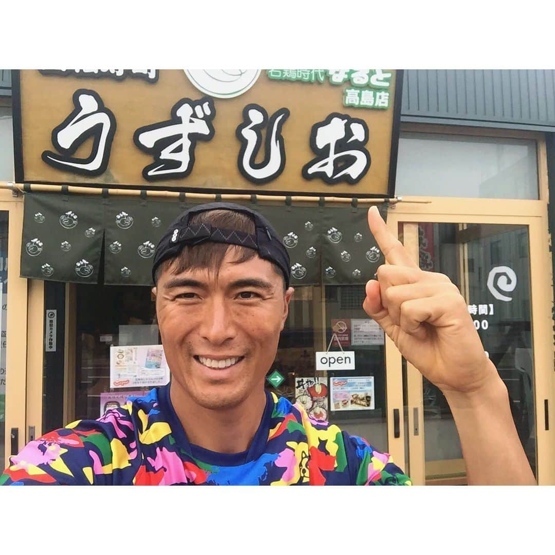 北野貴之さんのインスタグラム写真 - (北野貴之Instagram)「小樽お墓参りの最後は、絶景の景色から、右に写る小樽水族館と、海を一望できる祝津展望台で景色を眺め、今話題の回転寿司で締めました。  小樽水族館は、トドのショーがあったりと全国でも珍しいようです。外の海の波が自然に入ってくるようになっていて、自然のスケール感は半端ないです。  小樽の回転寿司は、格別。 是非お越しの際は、小樽海の街で堪能してくださいね！  #祝津パノラマ#小樽水族館#回転寿司#うずしお#海の街小樽」8月14日 0時51分 - takashi_kitano