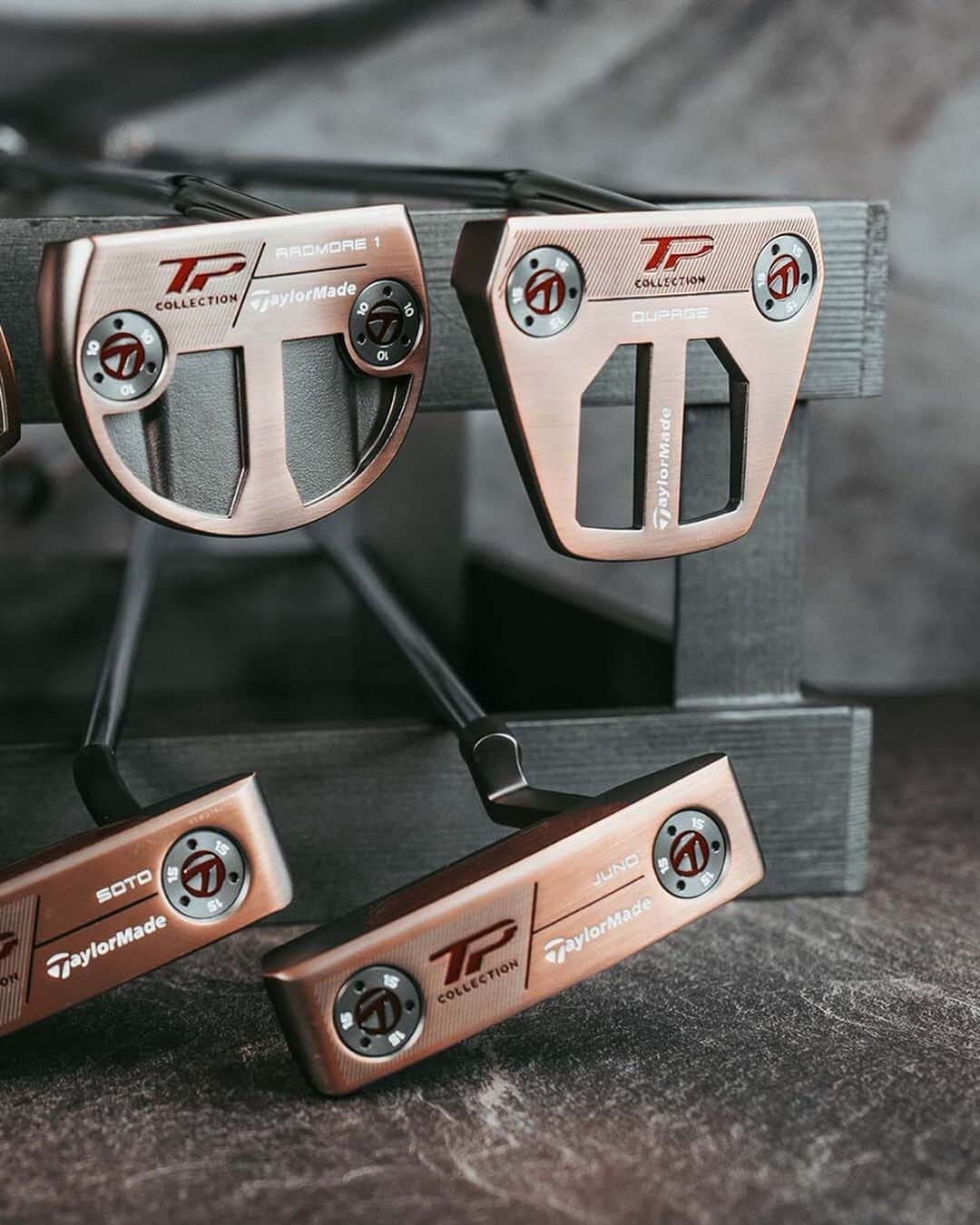 テーラーメイド ゴルフさんのインスタグラム写真 - (テーラーメイド ゴルフInstagram)「Old school vibe with ultra-modern performance. The all-new TP Patina Collection pairs your favorite putter models with a thicker #PureRoll insert and a black nickel and copper finish to get a look from the past that plays like the future.」8月14日 1時01分 - taylormadegolf