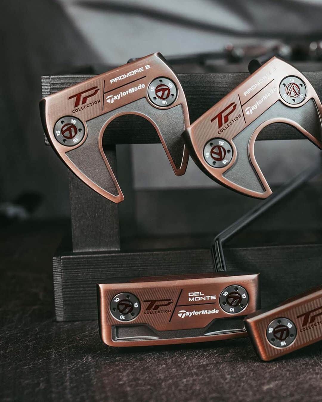 テーラーメイド ゴルフさんのインスタグラム写真 - (テーラーメイド ゴルフInstagram)「Old school vibe with ultra-modern performance. The all-new TP Patina Collection pairs your favorite putter models with a thicker #PureRoll insert and a black nickel and copper finish to get a look from the past that plays like the future.」8月14日 1時01分 - taylormadegolf