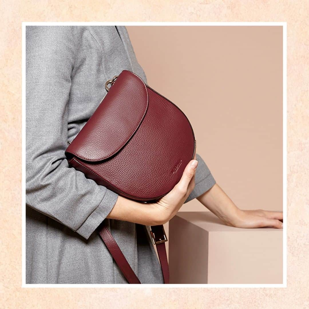 モダルーのインスタグラム：「The Sofia will be an elegant and timeless addition to your accessory collection this season. Was £189, now £106 #ModaluMoments #LeatherHandbags」