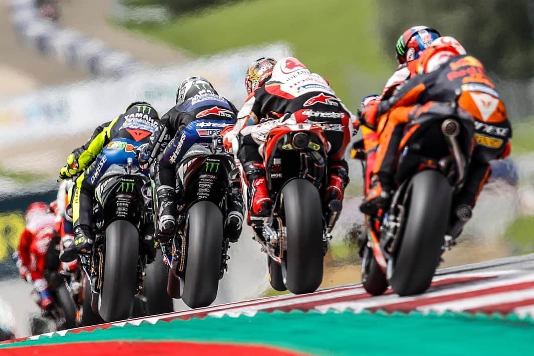 バレンティーノ・ロッシさんのインスタグラム写真 - (バレンティーノ・ロッシInstagram)「Red Bull Ring,Austria  Sunday,MotoGP Race 📸 @gigisoldano @falex79 @jesusrobledo」8月14日 1時16分 - valeyellow46