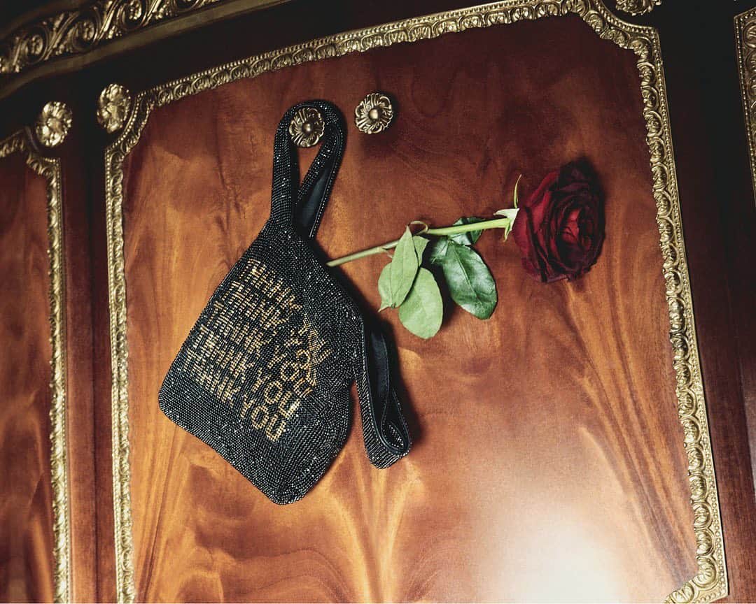 アレキサンダー・ワンのインスタグラム：「When your bodega bag gets a promotion 🌹」