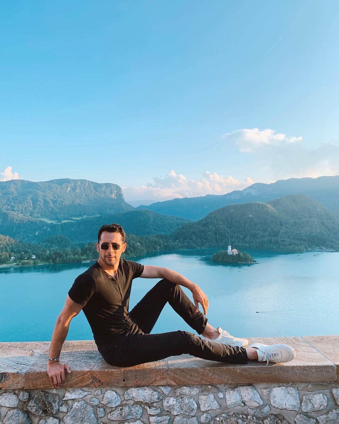 Sezgin YILMAZのインスタグラム：「iyi bayramlar.. :)」