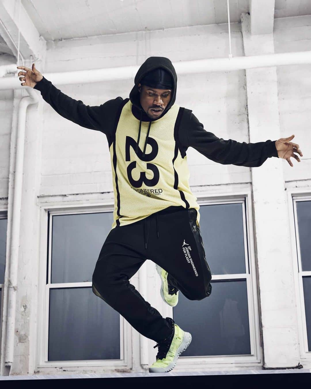 のインスタグラム：「@shameikmoore runs the game in his MJ23 Engineered Jersey. Available now.」