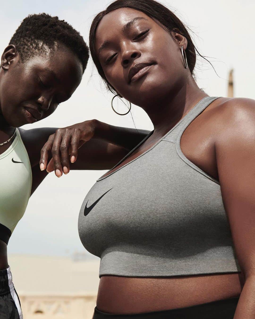 Nike Womenさんのインスタグラム写真 - (Nike WomenInstagram)「Friends don’t let friends wear bad sports bras.」8月14日 2時30分 - nikewomen