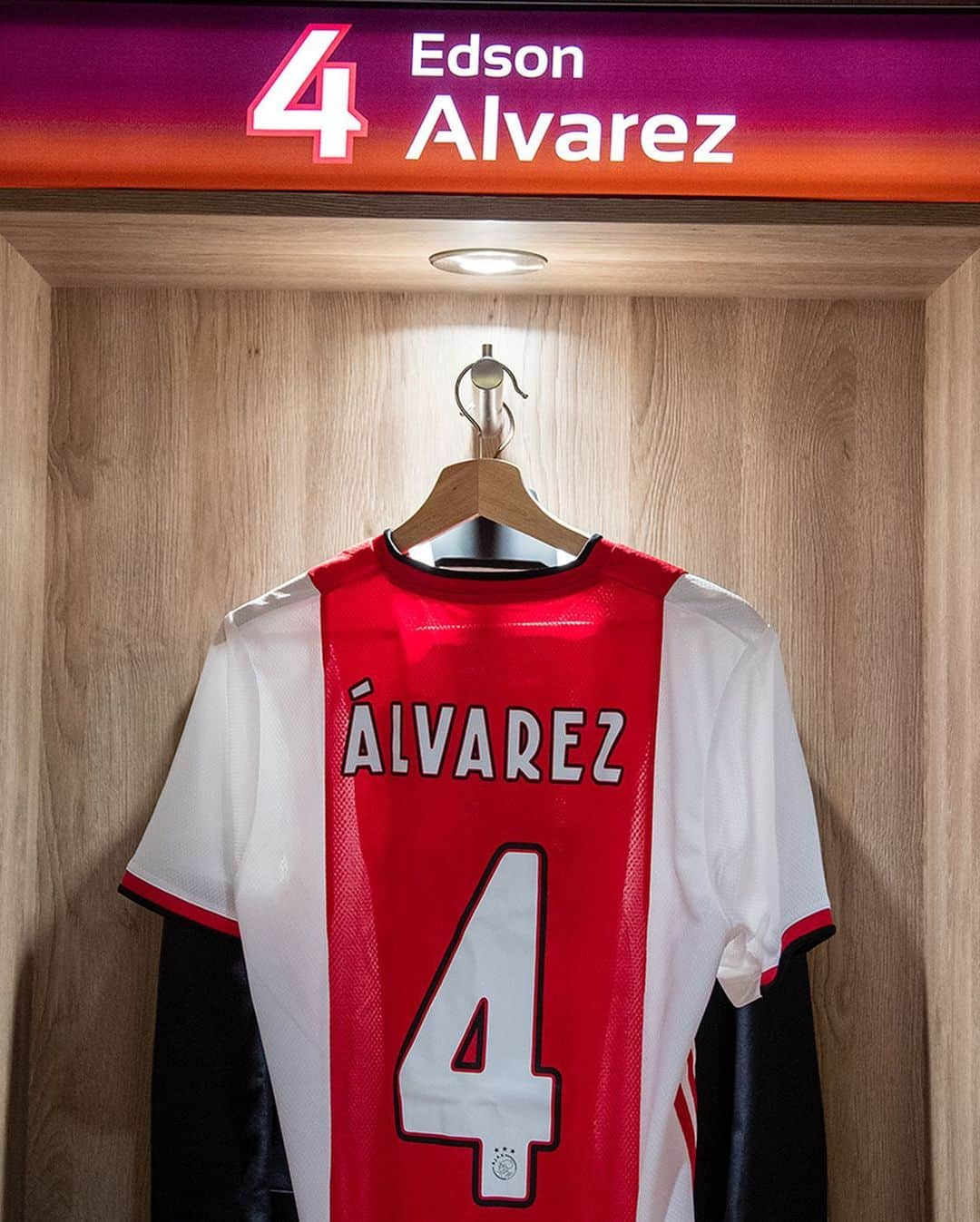 アヤックス・アムステルダムさんのインスタグラム写真 - (アヤックス・アムステルダムInstagram)「Who would be your first name in XI? 👕 #UCL #ajapao」8月14日 2時30分 - afcajax