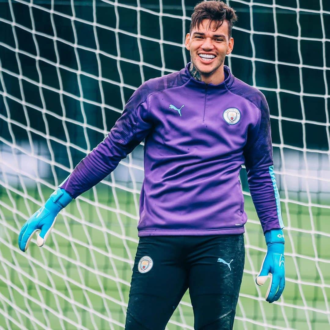 マンチェスター・シティFCさんのインスタグラム写真 - (マンチェスター・シティFCInstagram)「All-weather training! ☀️ ☔️ . #mancity」8月14日 2時33分 - mancity