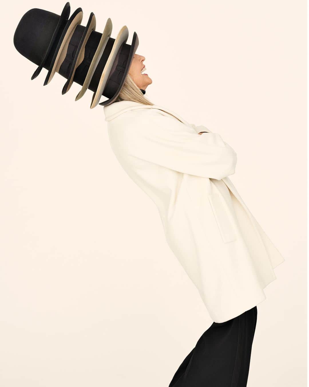 マックスマーラさんのインスタグラム写真 - (マックスマーラInstagram)「Style icon @Diane_Keaton looks chic in the #MaxMaraPreFall19 white coat as seen in the cover story shot of @InStyleMagazine's August issue. #MaxMaraEditorial  Photographer: @carterbedloesmith Make-up: @collierstrong Hair: @richardmarin」8月14日 3時24分 - maxmara
