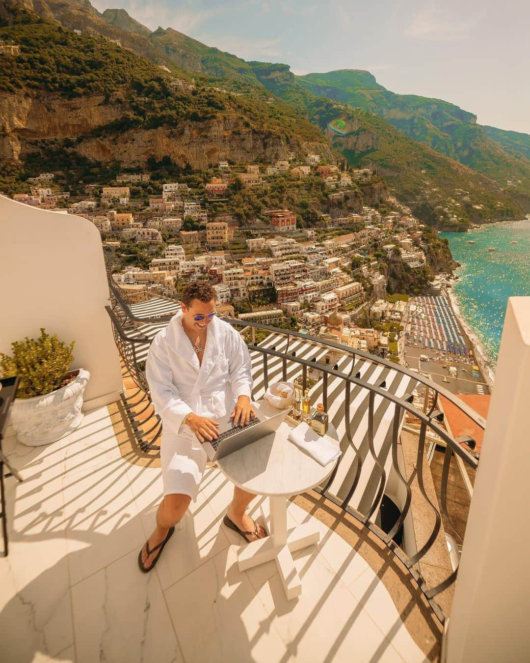 ティモシー・サイクスさんのインスタグラム写真 - (ティモシー・サイクスInstagram)「It’s been an incredible few days being back in my favorite town in the world, Positano, Italy at my favorite hotel @villafrancapositano which not only has amazing views and delicious Italian food, but also they literally have the fastest wifi of ANY hotel or villa that I’ve ever been to in Italy so I’m alternating between climbing up hundreds of steps at a time in this magical town while also working away daily with a truly #nodaysoff attitude, finding all the best stocks thanks to @stockstotrade and giving live 2-hour weekly trading and Q&A webinars to my Trading Challenge students (click the link in my bio to apply, but be ready to study your ass off, true education is a marathon, NOT a sprint aka lazy people and I DO NOT GET ALONG)! I’m also very proud to announce my charity @karmagawa is donating $10,000 to @world_animal_protection in honor of #worldelephantday yesterday as sadly these majestic animals are being killed/enslaved at incredible rates like at no other time in history so we must do EVERYTHING possible to save them from extinction which they’re sadly set for in the next decade or so at the current rate if nothing is done. This $10k donation is just the start as we are planning some ambitious projects to truly help to #savetheelephants so stay tuned as big things have small beginnings…I know I’m throwing a lot of information together in this post, but welcome to my life, I’m an insane multitasker and I wouldn’t have it any other way as we only have one life so it’s our duty to live the absolute best and most interesting life possible and to also help the planet before it’s too late in a few years! #ilovemyjob #workfromanywhere #laptoplifestyle #jewswithviews」8月14日 3時32分 - timothysykes