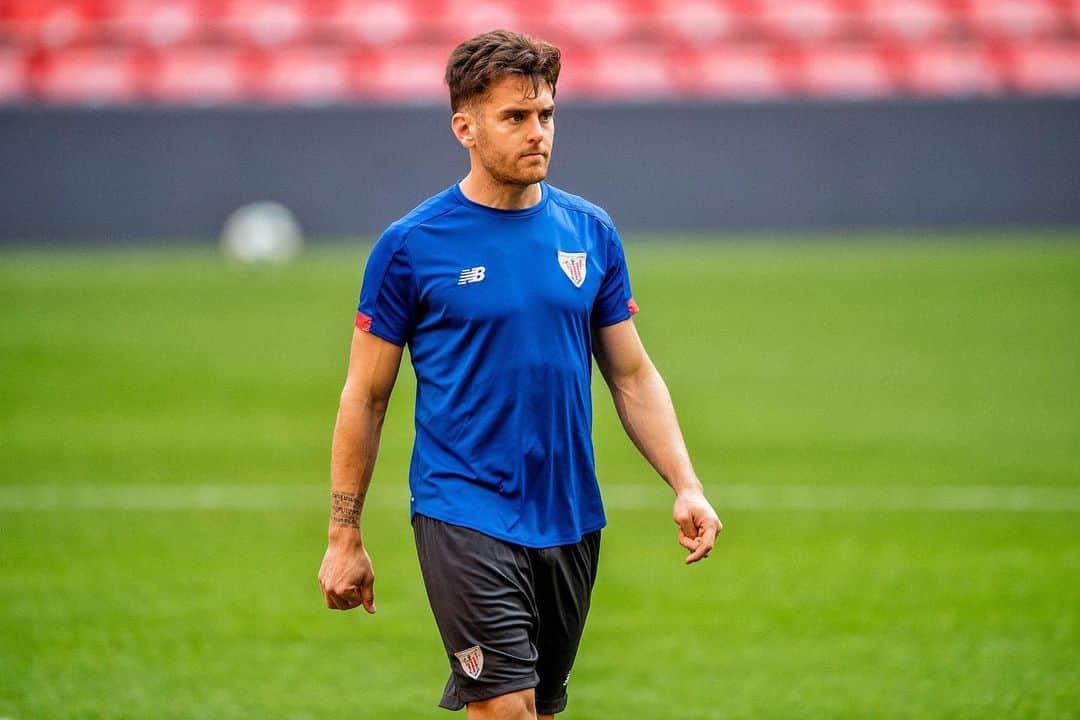 イバイ・ゴメスのインスタグラム：「🔜 @laliga ⚽️ Aupa @athleticclub !🦁🔴⚪️」