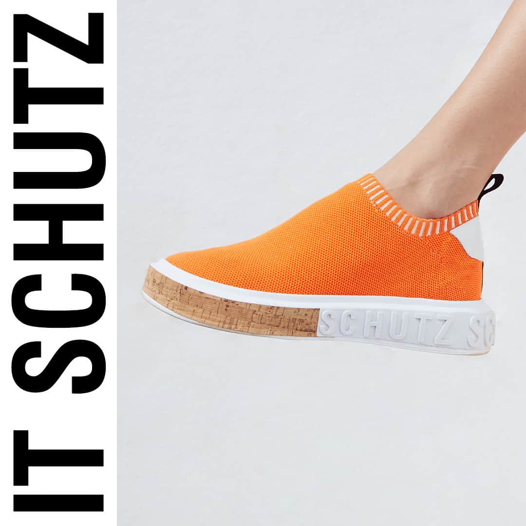 Schutzのインスタグラム：「IT SCHUTZ: it sneaker 🧡 #schutzsummer #itschutz」