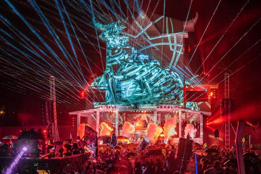 Zeds Deadのインスタグラム：「You beautiful muddy mess. Thank you Shambhala. Always love coming back here」