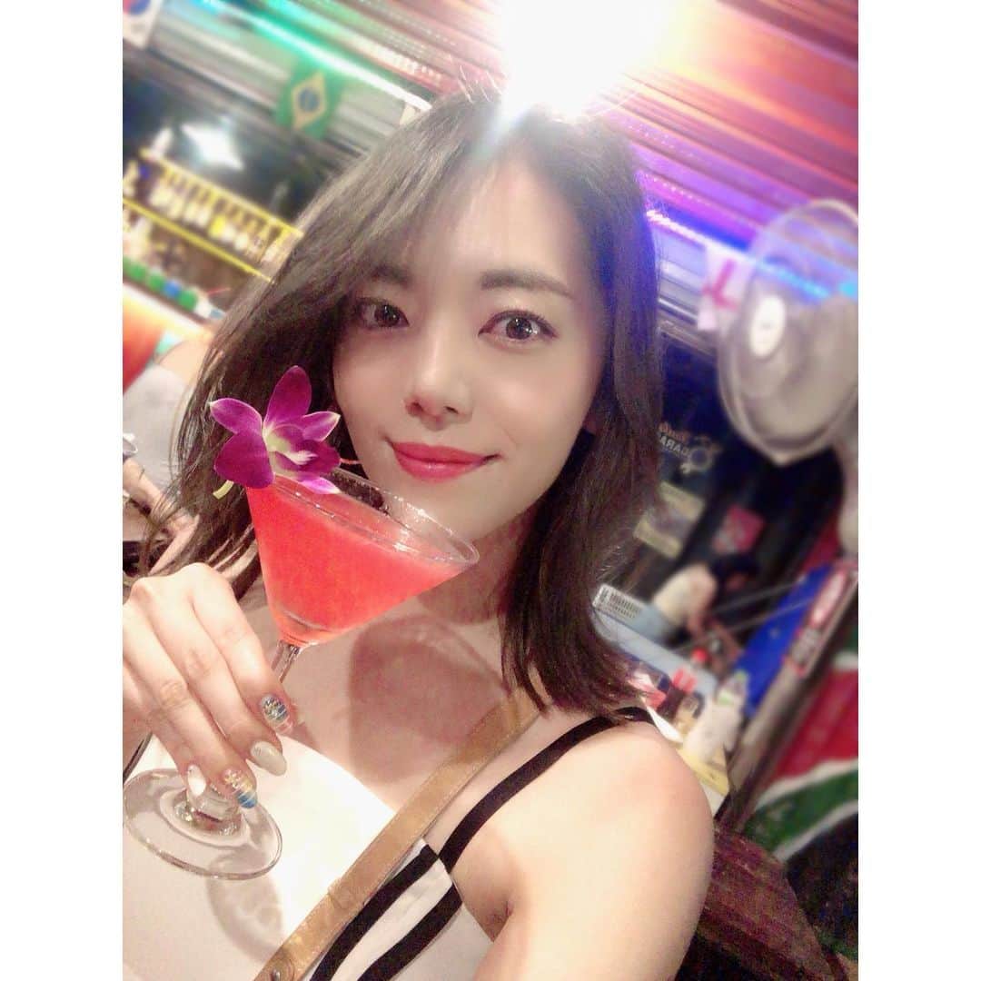今村仁美さんのインスタグラム写真 - (今村仁美Instagram)「เมื่อคืนนี้🌙*.｡★*ﾟ . . . #lastnight#って書いてます笑 #ขอขอบคุณ#thankyou#trip#love#Thailand#happyday#gn#bar #pinklady #cocktails #flower」8月14日 4時13分 - imamura_hi