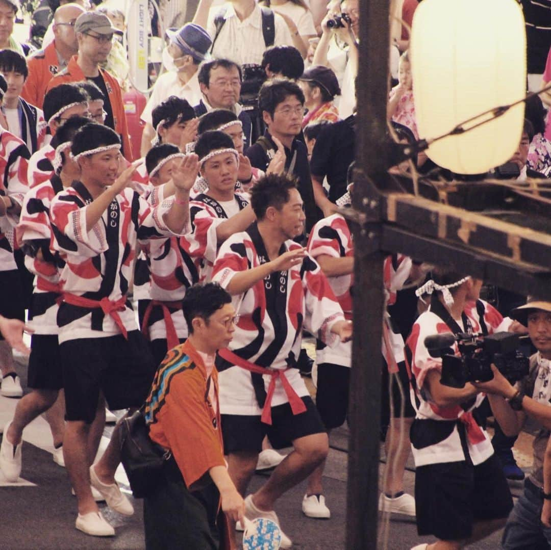 USAさんのインスタグラム写真 - (USAInstagram)「2019夏 長野びんずる祭り♪ 日本には数えきれないほどの祭りや踊りがある。 世界中、日本中のビートでオドル旅はまだまたつづく。 今回の人生と身体を使って世界の全てを踊り尽くしたい。 旅をつづけよう。 踊りつづけよう。 魂が喜ぶ方へ♪  #dancearth  #beattrip #neozipang  #長野#びんずる」8月14日 9時46分 - exileusa_danceearth