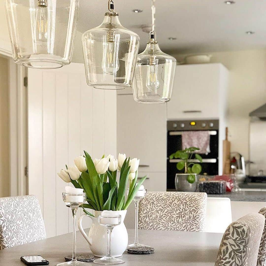 ローラアシュレイさんのインスタグラム写真 - (ローラアシュレイInstagram)「Kitchen, dining room or hallway. Our Ockley Glass Bottle Pendants light up any room with style ✨」8月14日 4時38分 - lauraashleyuk